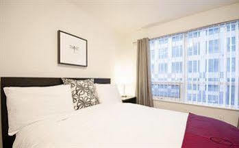 Royal Stays Suites - Blue Jays Way Toronto Exterior foto